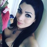 Cute shemale with a wonderful body Graziela Cinturinha