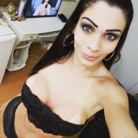 Cute shemale with a wonderful body Graziela Cinturinha