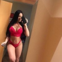 TS Thalita Araújo seriously sized