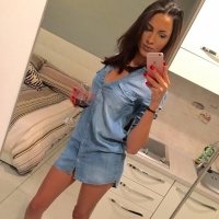 Slim and Elegant Shemale Mel Souza