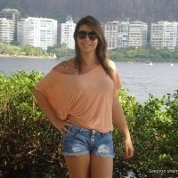 TS Bianca Muniz is such a young cutie