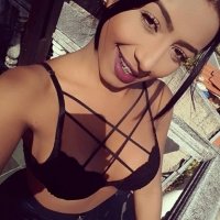 Petite shemale teenager Beatriz Sampaio