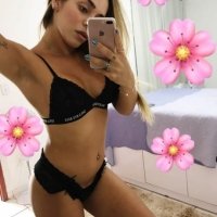 Stunningly pretty shemale Fernanda Aguiar