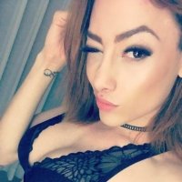 Gorgeous TS Claudia Santos